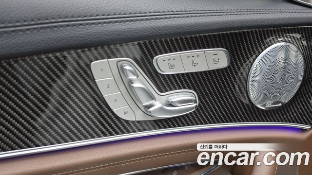 Mercedes-Benz E-Class 2018 — photo 35