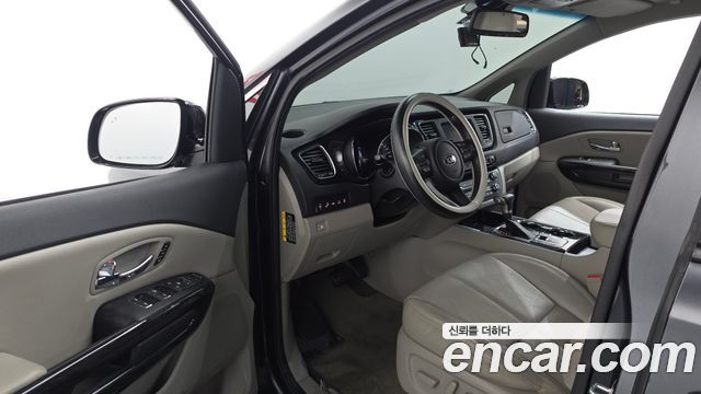 Kia Canival 2019 — photo 13