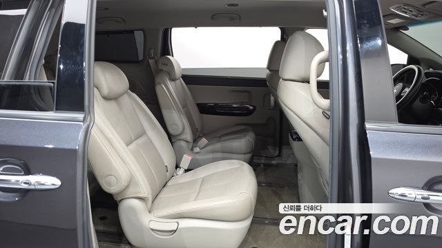 Kia Canival 2019 — photo 17