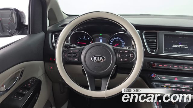 Kia Canival 2019 — photo 18