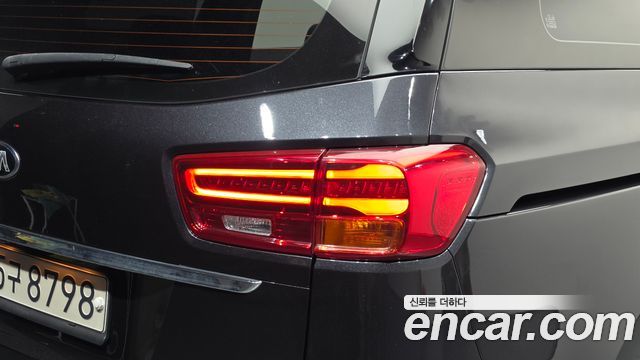 Kia Canival 2019 — photo 9