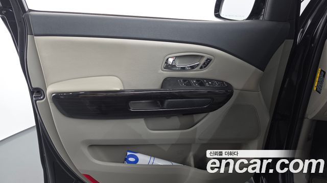 Kia Canival 2019 — photo 14