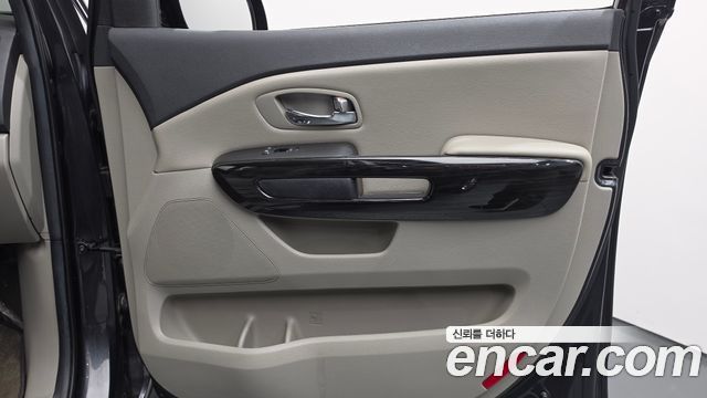 Kia Canival 2019 — photo 15