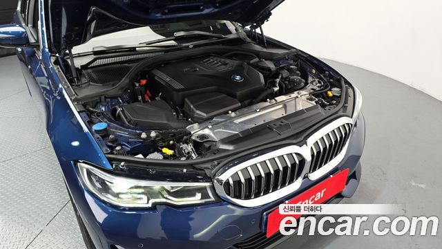 BMW 3-Series 2021 — photo 6