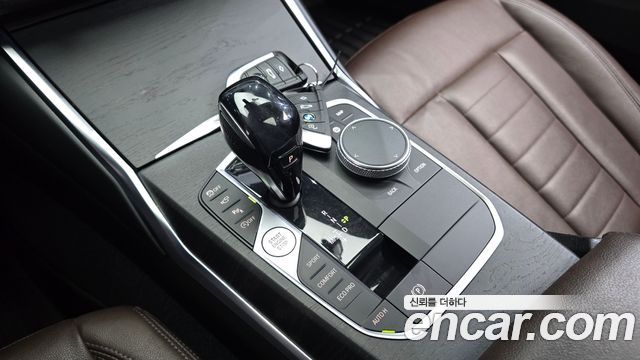 BMW 3-Series 2021 — photo 9