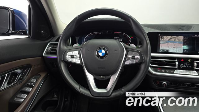 BMW 3-Series 2021 — photo 12