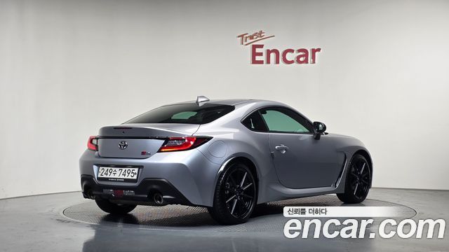 Toyota 86 2024 — photo 2