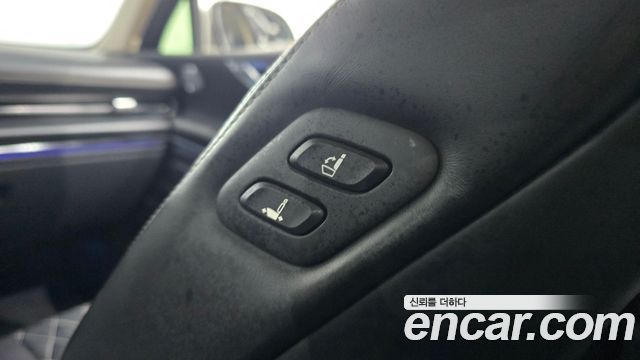 Genesis GV80 2020 — photo 35