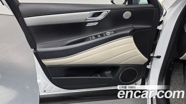 Genesis GV80 2023 — photo 14
