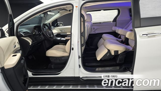 Toyota Sienna 2021 — photo 11