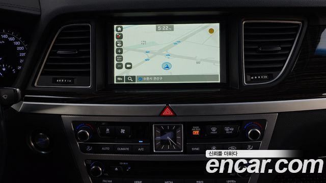 Genesis G80 2018 — photo 20