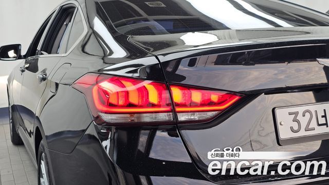 Genesis G80 2018 — photo 9