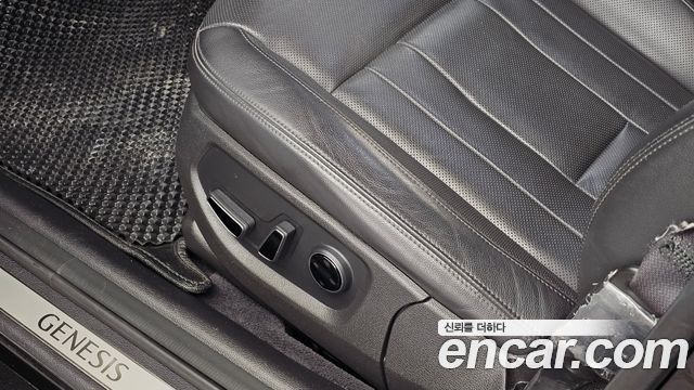 Genesis G80 2018 — photo 16