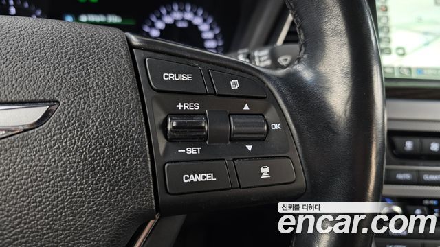 Genesis G80 2018 — photo 32
