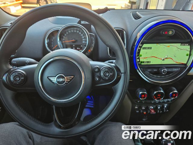 Mini Countryman 2019 — photo 9