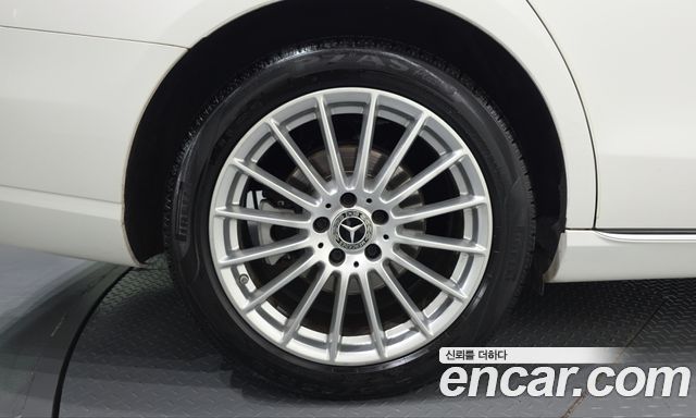 Mercedes-Benz E-Class 2021 — photo 5