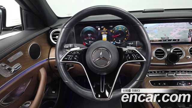 Mercedes-Benz E-Class 2021 — photo 19