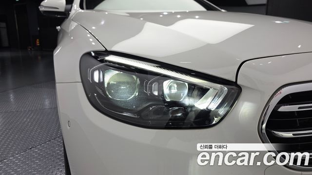 Mercedes-Benz E-Class 2021 — photo 8