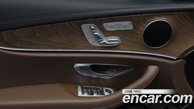 Mercedes-Benz E-Class 2021 — photo 28