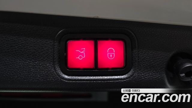 Mercedes-Benz E-Class 2021 — photo 30