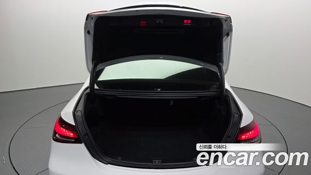 Mercedes-Benz E-Class 2021 — photo 31