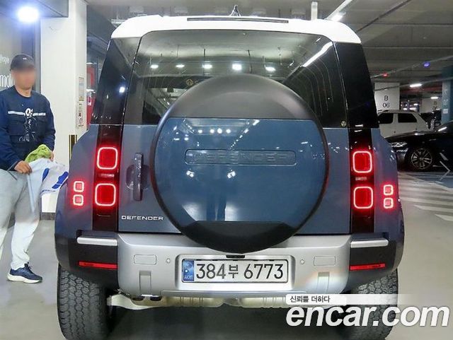 Land Rover Defender 2024 — photo 4