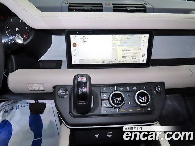Land Rover Defender 2024 — photo 10