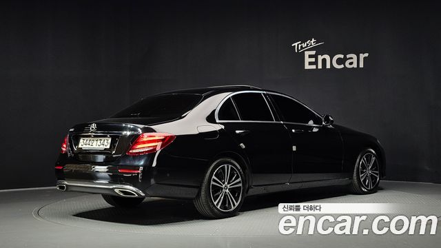 Mercedes-Benz E-Class 2020 — photo 2