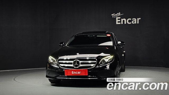 Mercedes-Benz E-Class 2020 — photo 3