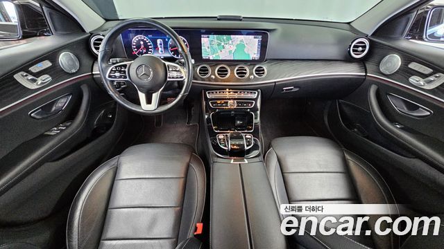 Mercedes-Benz E-Class 2020 — photo 10