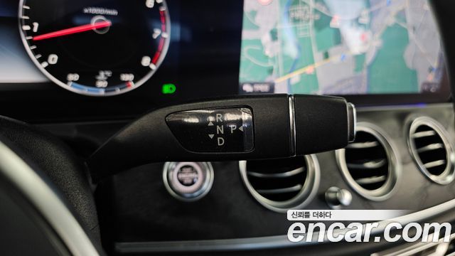 Mercedes-Benz E-Class 2020 — photo 12