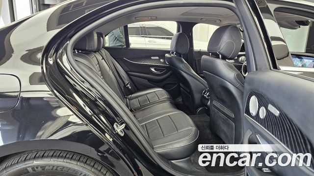 Mercedes-Benz E-Class 2020 — photo 17