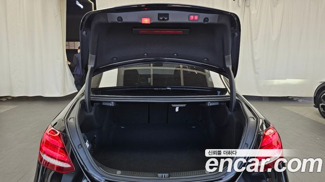 Mercedes-Benz E-Class 2020 — photo 25