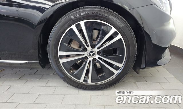 Mercedes-Benz E-Class 2020 — photo 7