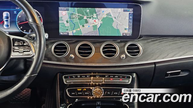 Mercedes-Benz E-Class 2020 — photo 27