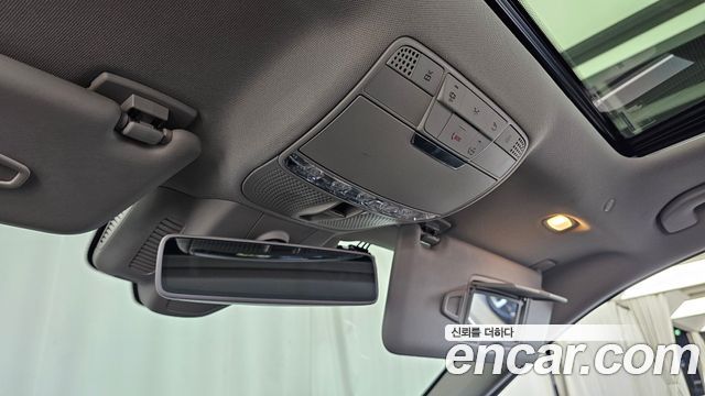 Mercedes-Benz E-Class 2020 — photo 28