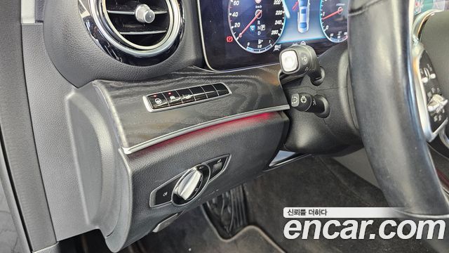 Mercedes-Benz E-Class 2020 — photo 29
