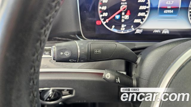 Mercedes-Benz E-Class 2020 — photo 30