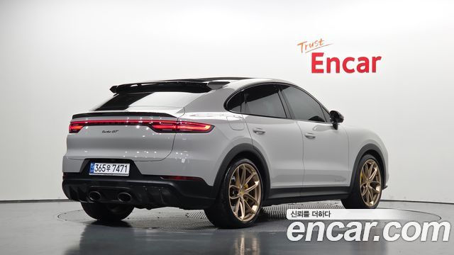 Porsche Cayenne 2023 — photo 2