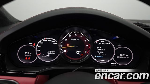 Porsche Cayenne 2023 — photo 11