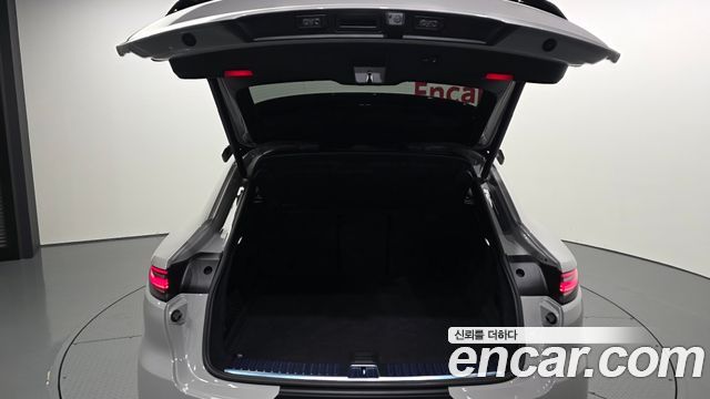 Porsche Cayenne 2023 — photo 34