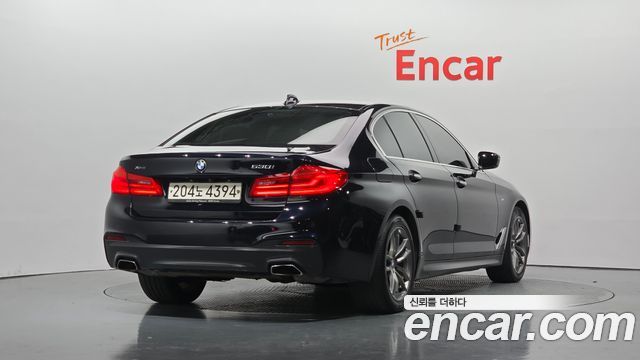 BMW 5-Series 2018 — photo 2