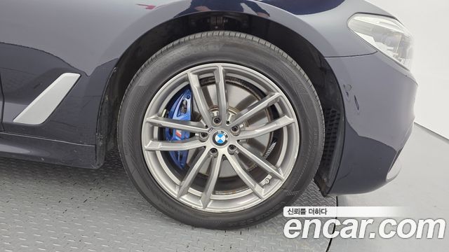BMW 5-Series 2018 — photo 7