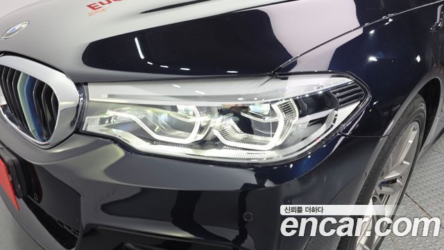BMW 5-Series 2018 — photo 8