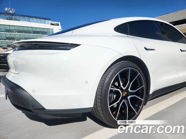 Porsche Taycan 2025 — photo 4