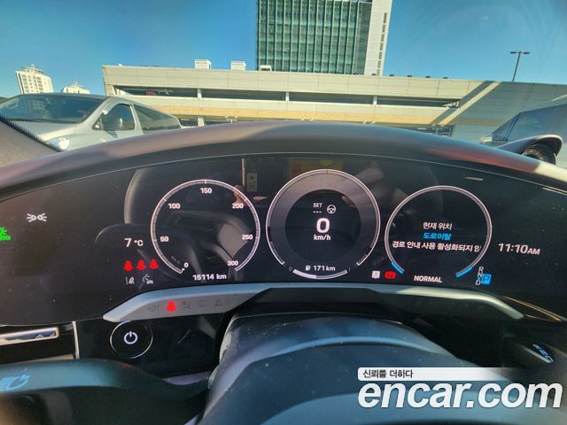 Porsche Taycan 2025 — photo 5