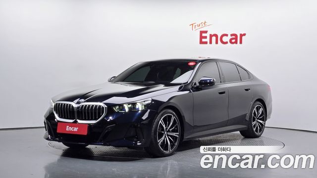 BMW 5-Series 2026 — photo 1
