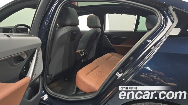 BMW 5-Series 2026 — photo 11