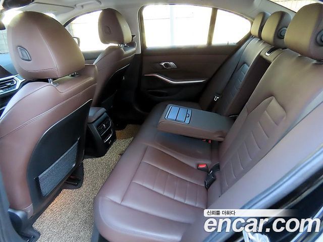 BMW 3-Series 2021 — photo 6