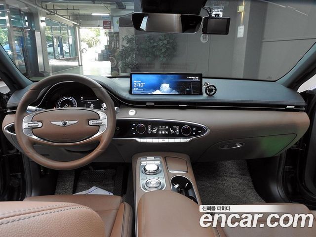 Genesis GV70 2023 — photo 9